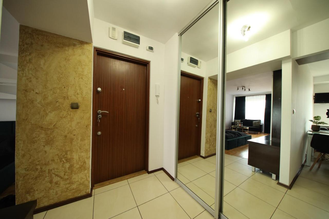 Bronco Apartments Варшава Екстериор снимка