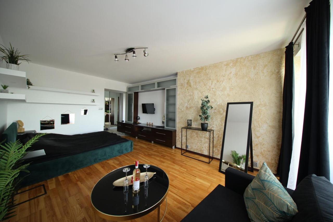 Bronco Apartments Варшава Екстериор снимка