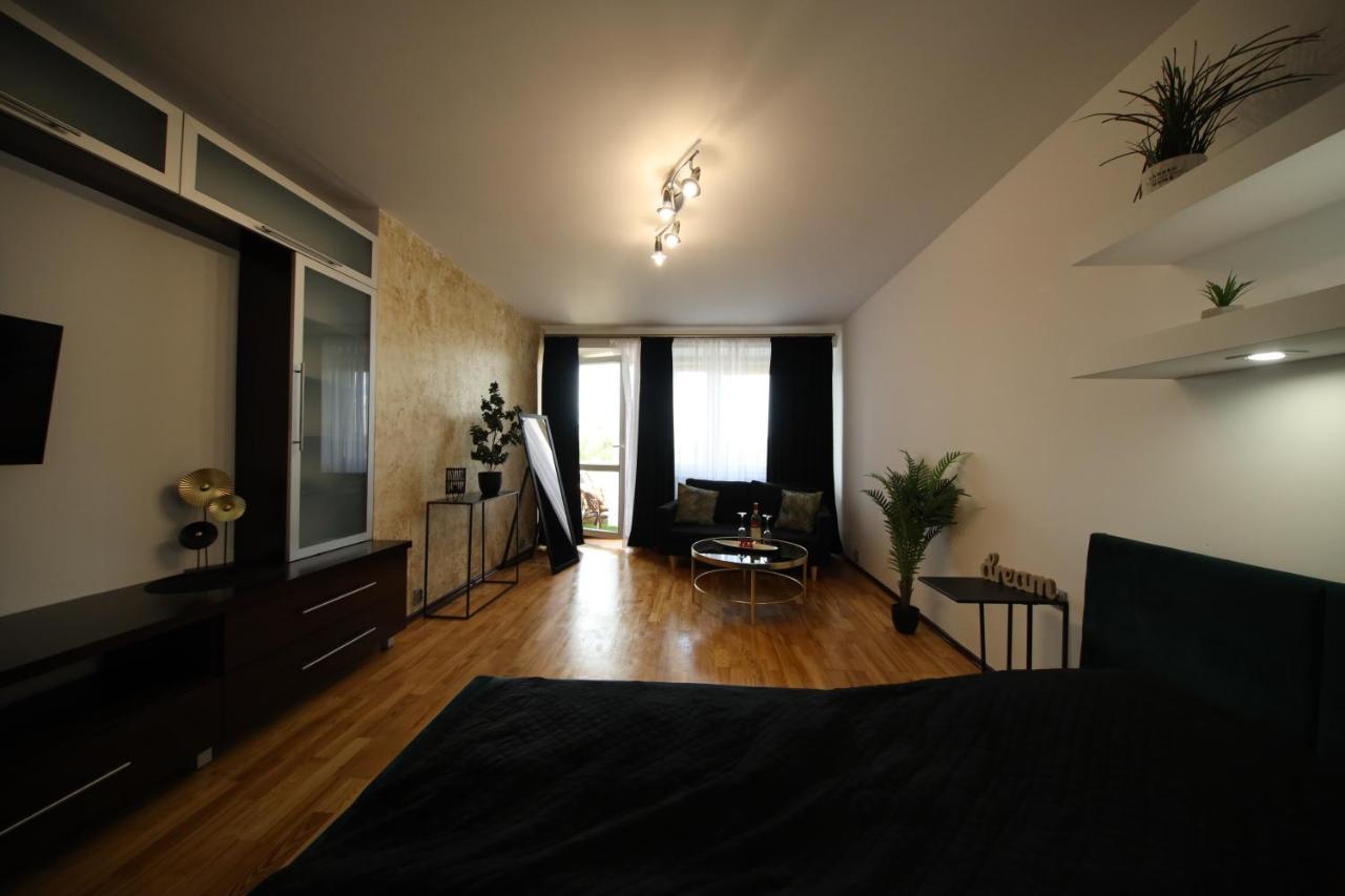 Bronco Apartments Варшава Екстериор снимка
